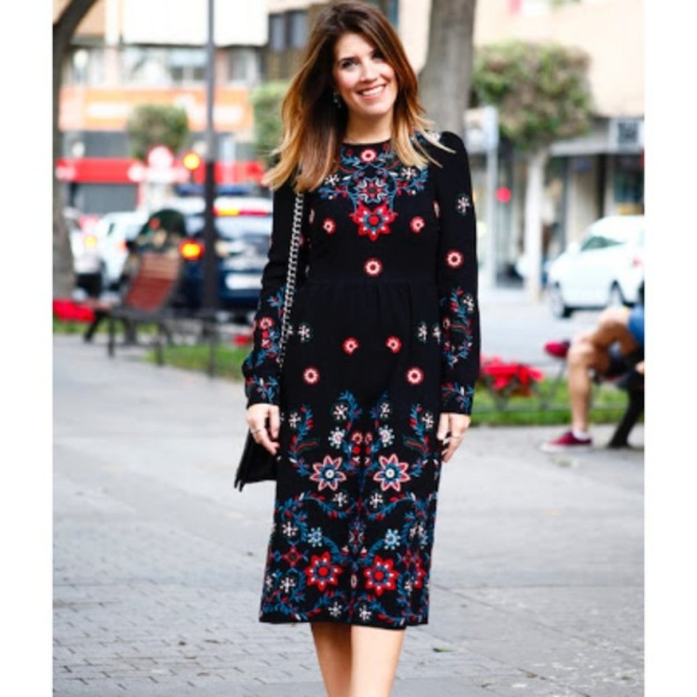 Zara Floral Embroidered midi Dress size S